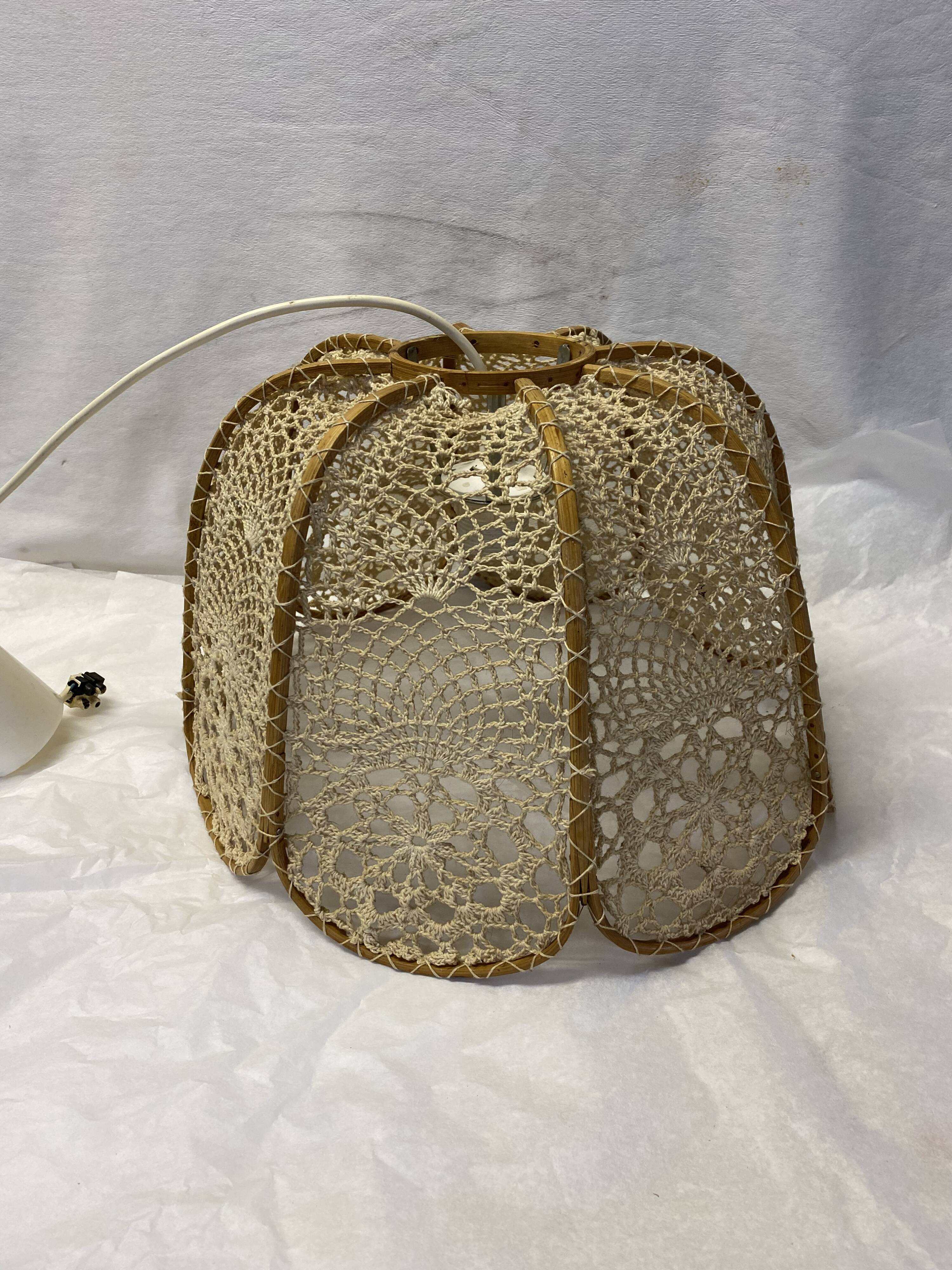 Lace and wood pendant lamp