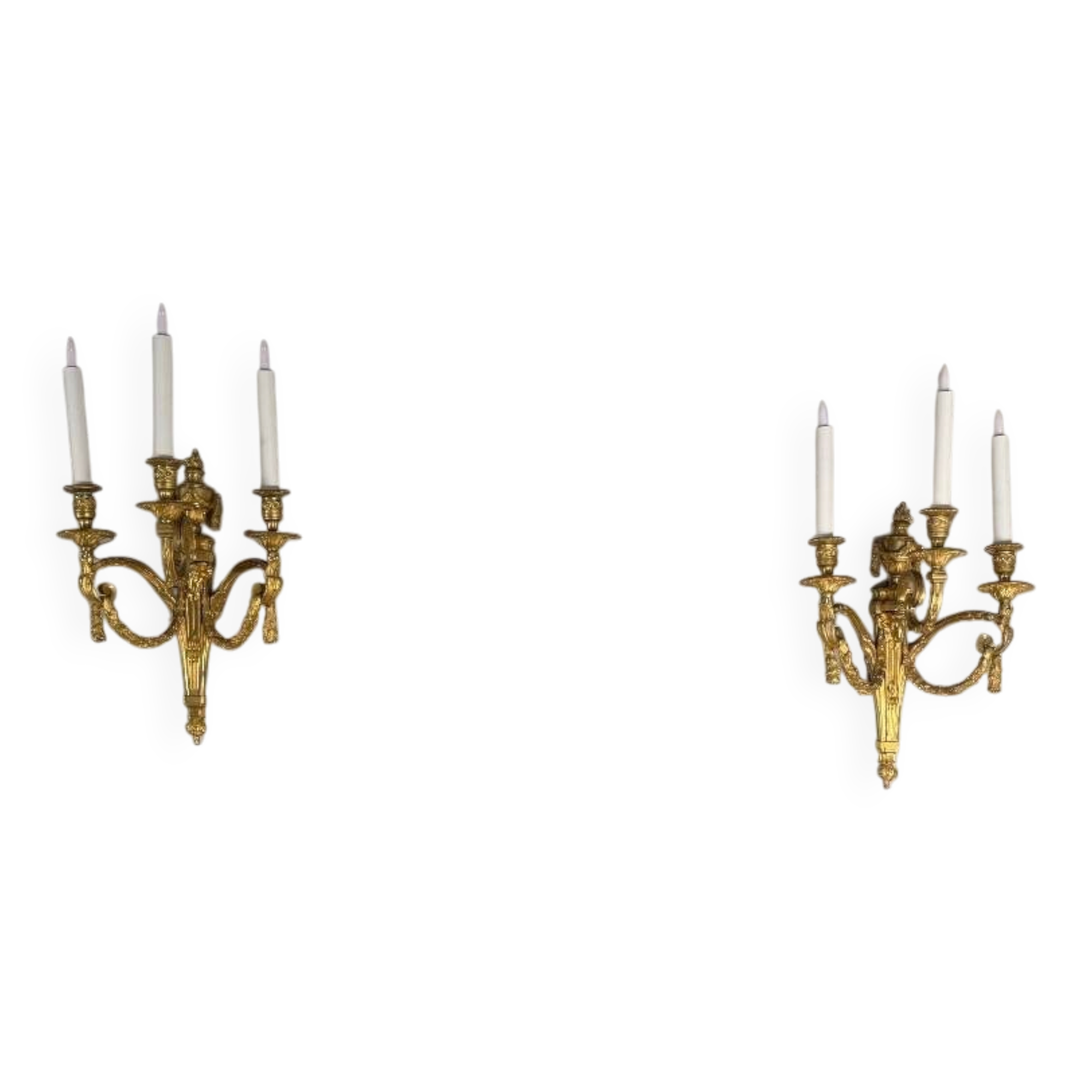 Paire d’appliques en bronze doré de style Louis XVI vers 1880