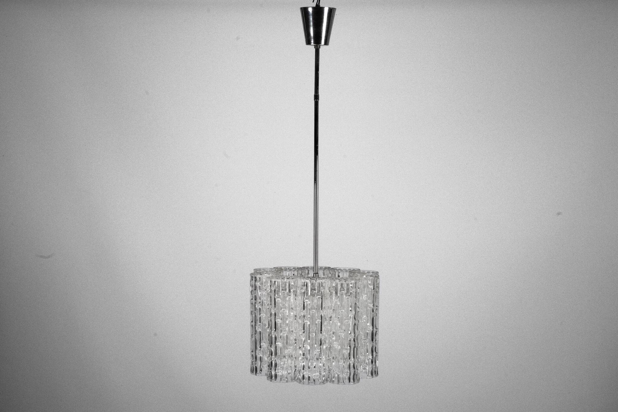 Mid-Century pendant in Murano glass elements and chrome. Italy 1960s