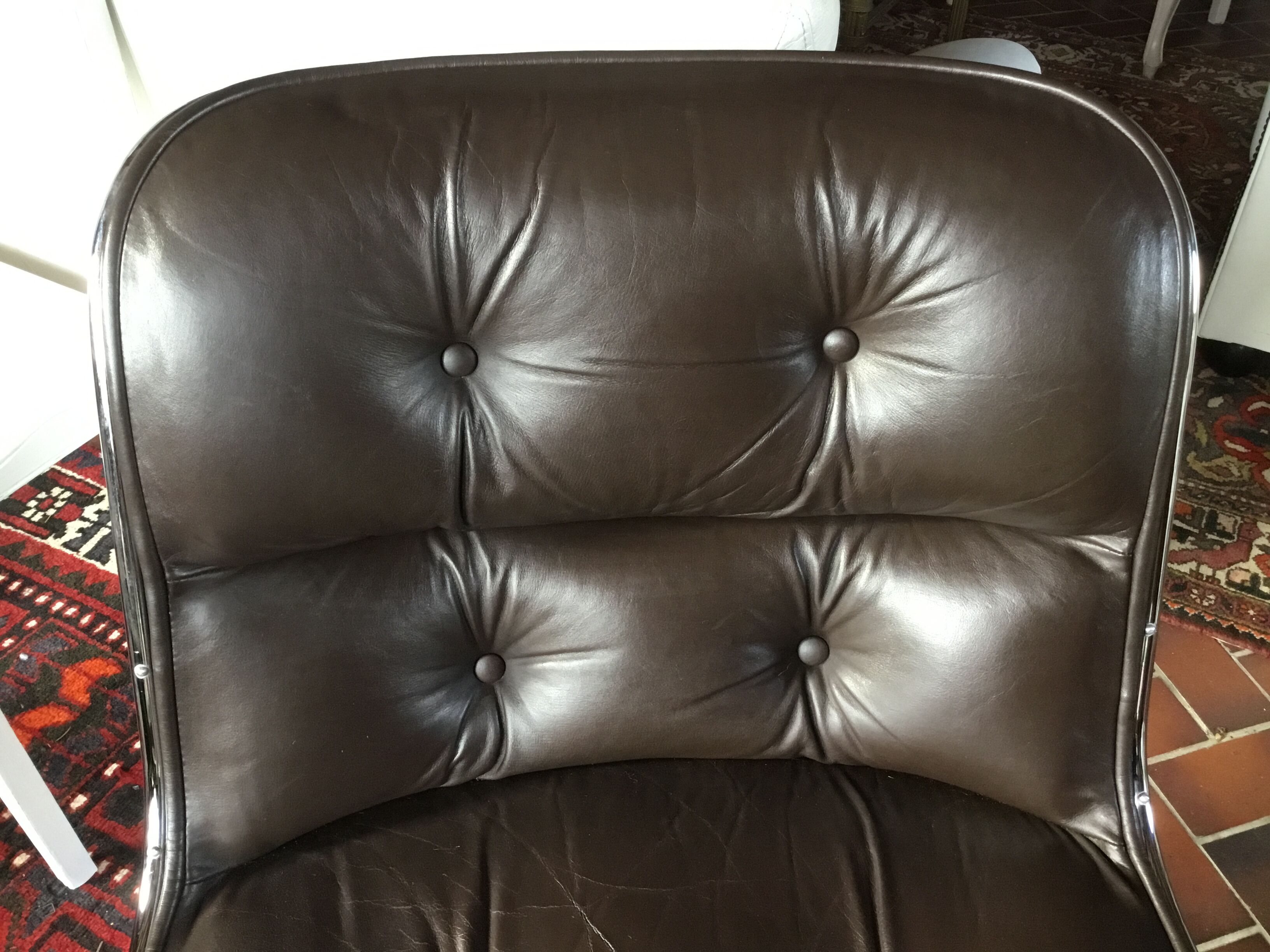 Fauteuil cuir Charles Pollock