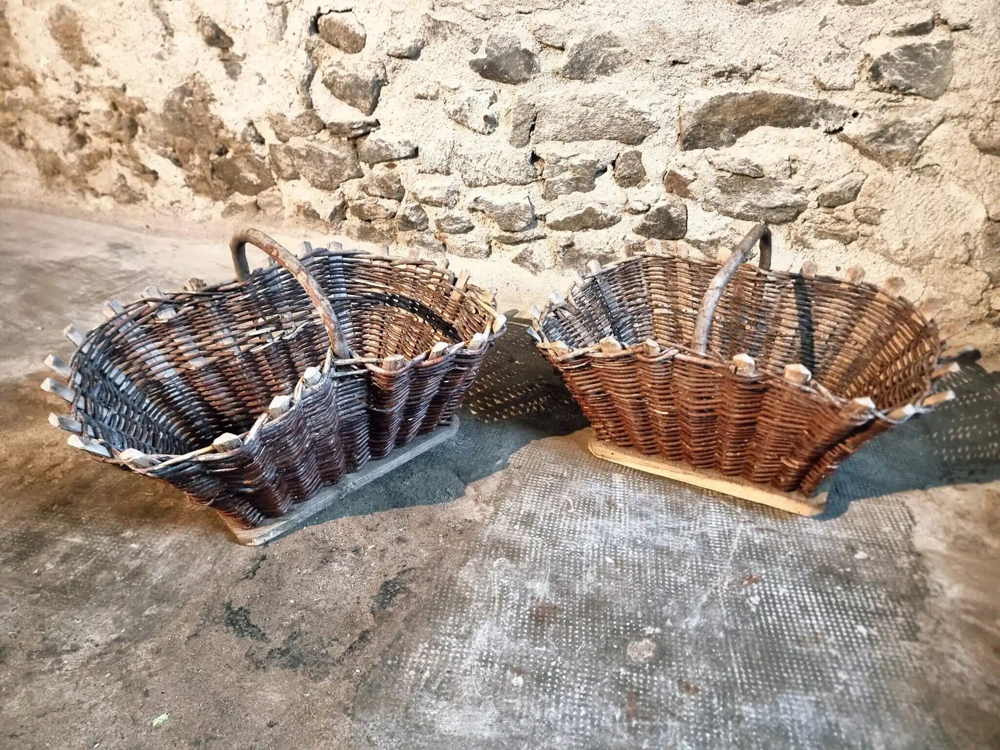 Pair of early 20th century French wicker grape harvest baskets – Rustic vineyard set