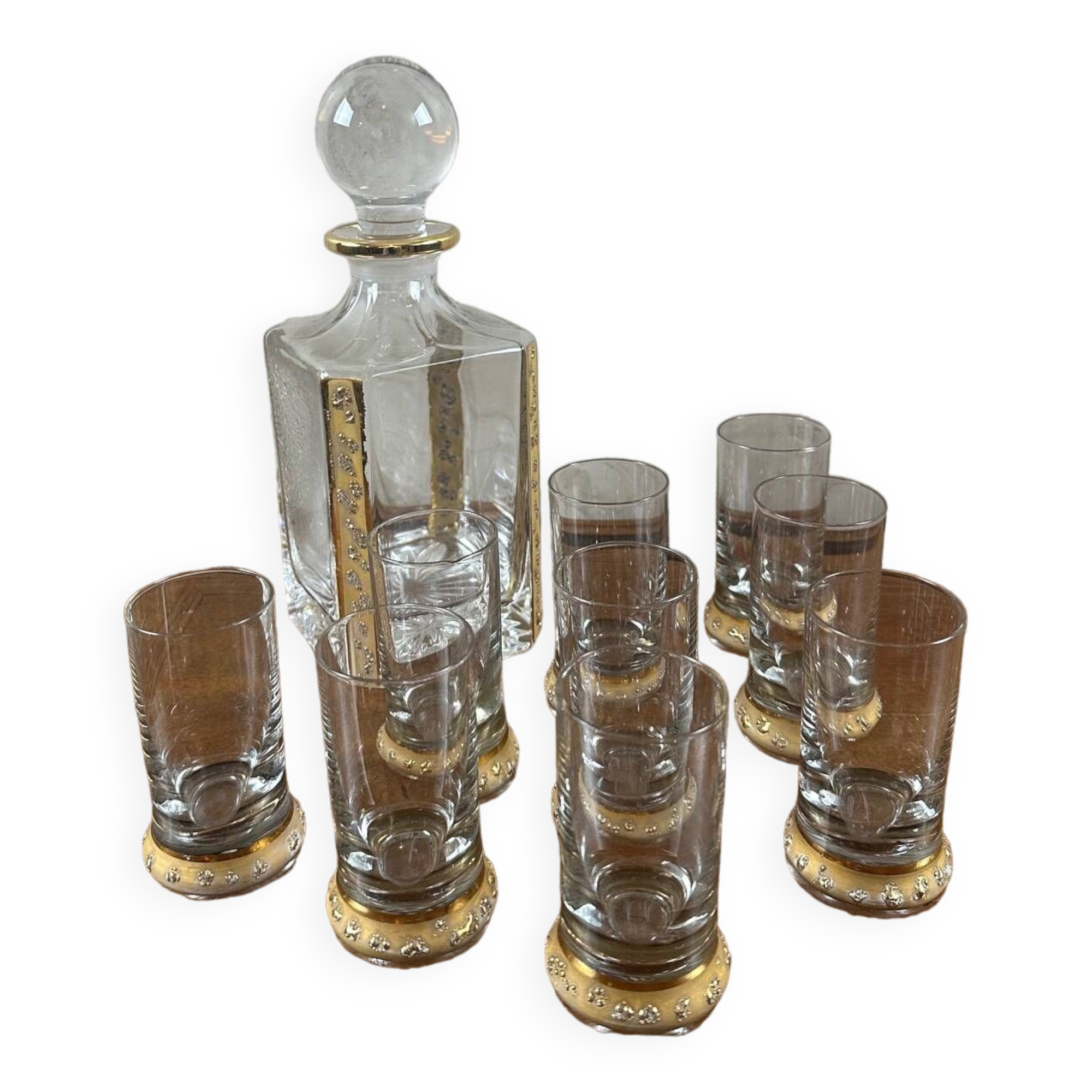 Carafe and 7 liqueur glasses