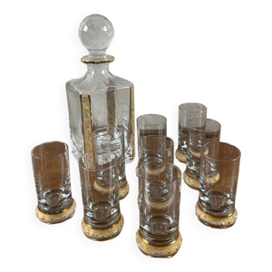 Carafe et 7 verres à - liqueur