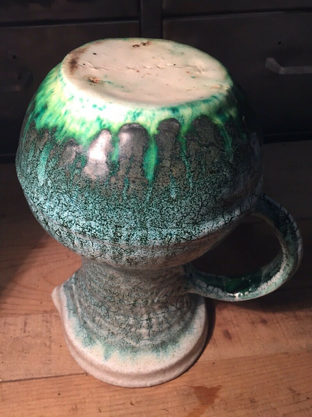 Ceramic pitcher Accolay cracked green
