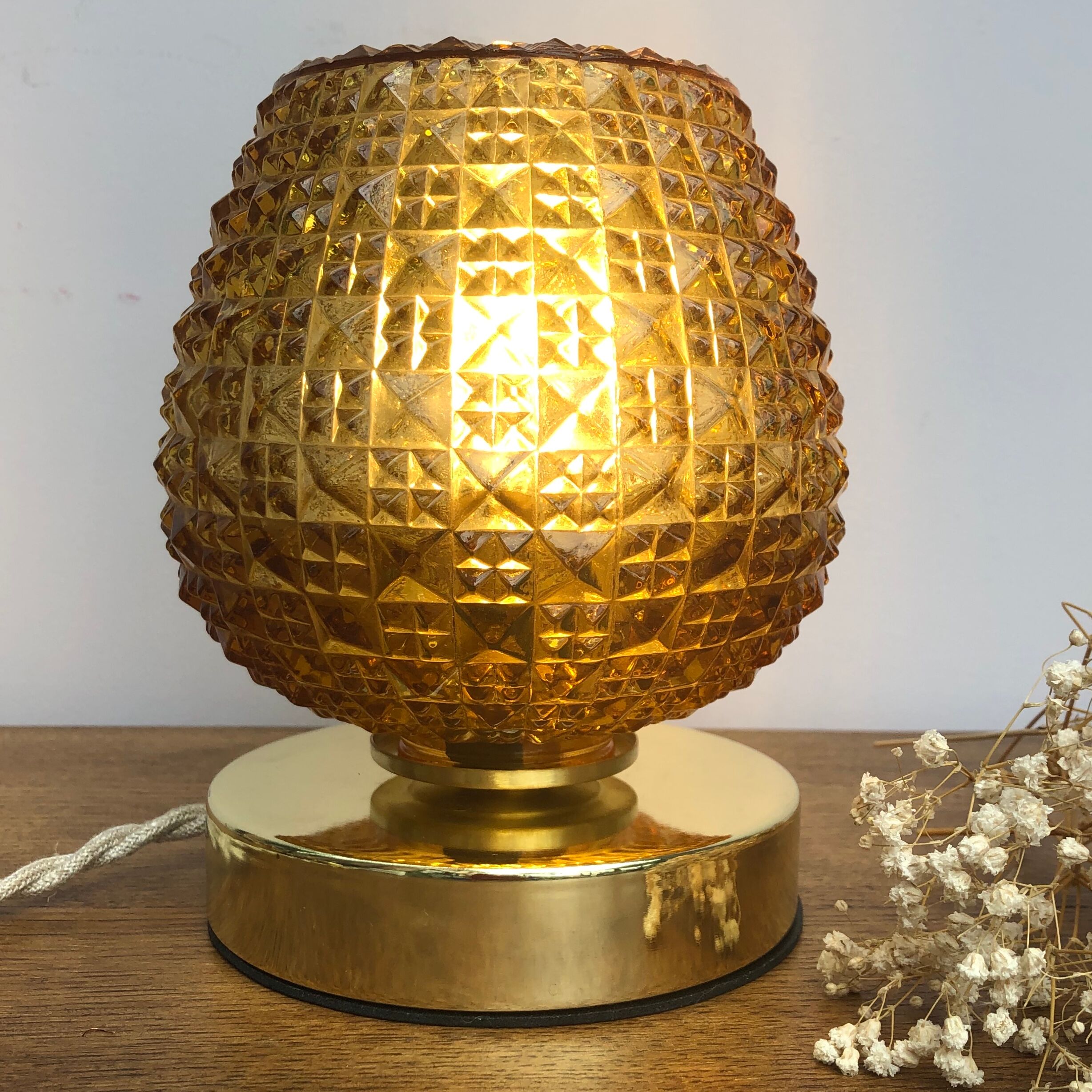 Vintage globe-oiled diamond tip lamp.