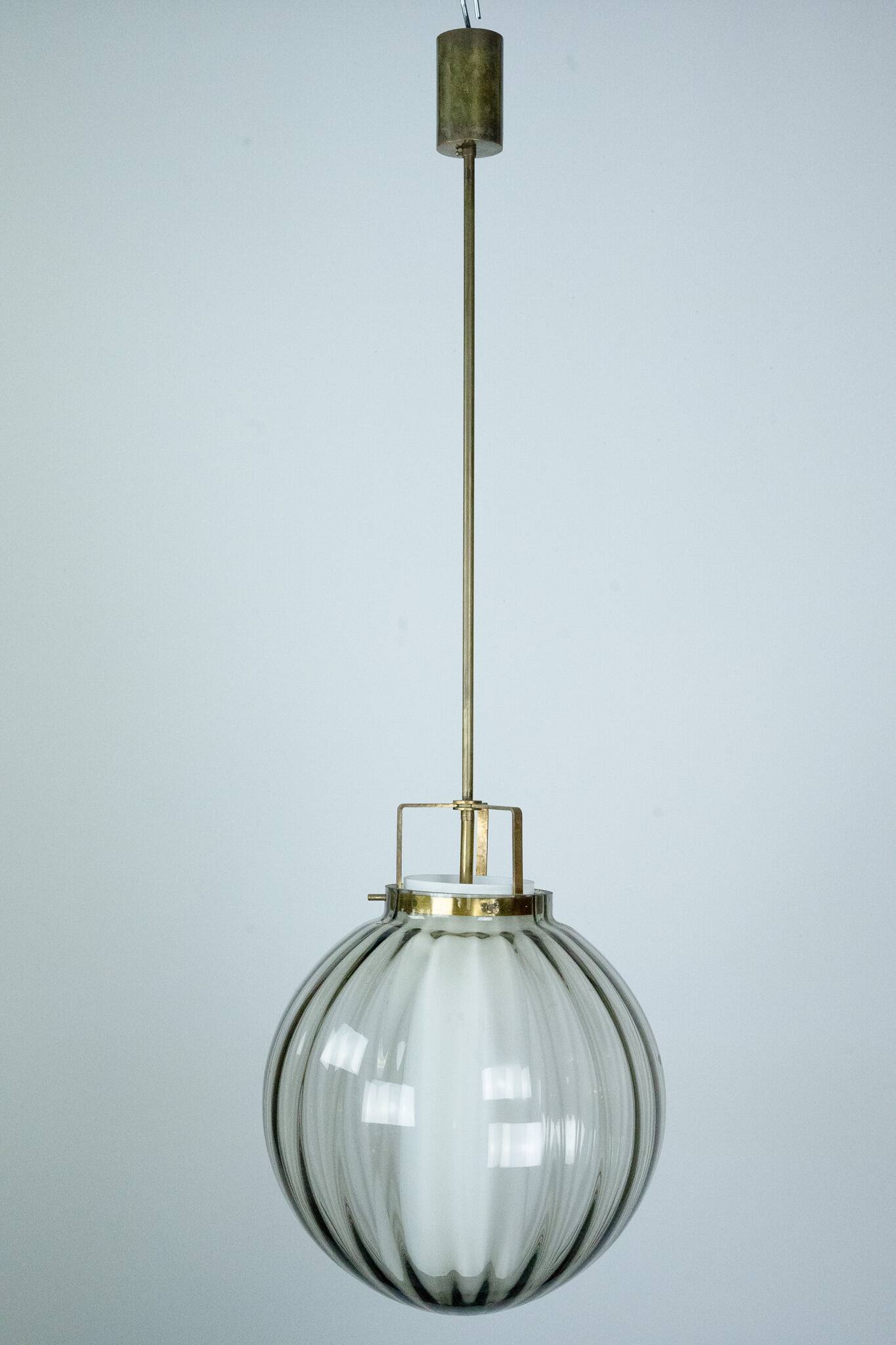 Mid-Century Murano Smoked Glass Chandelier with Opaline Diffuser, Italy '50