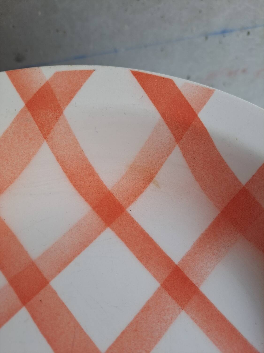 Moulin des loups red checkered dish