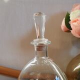Carafe ronde en verre ciselé