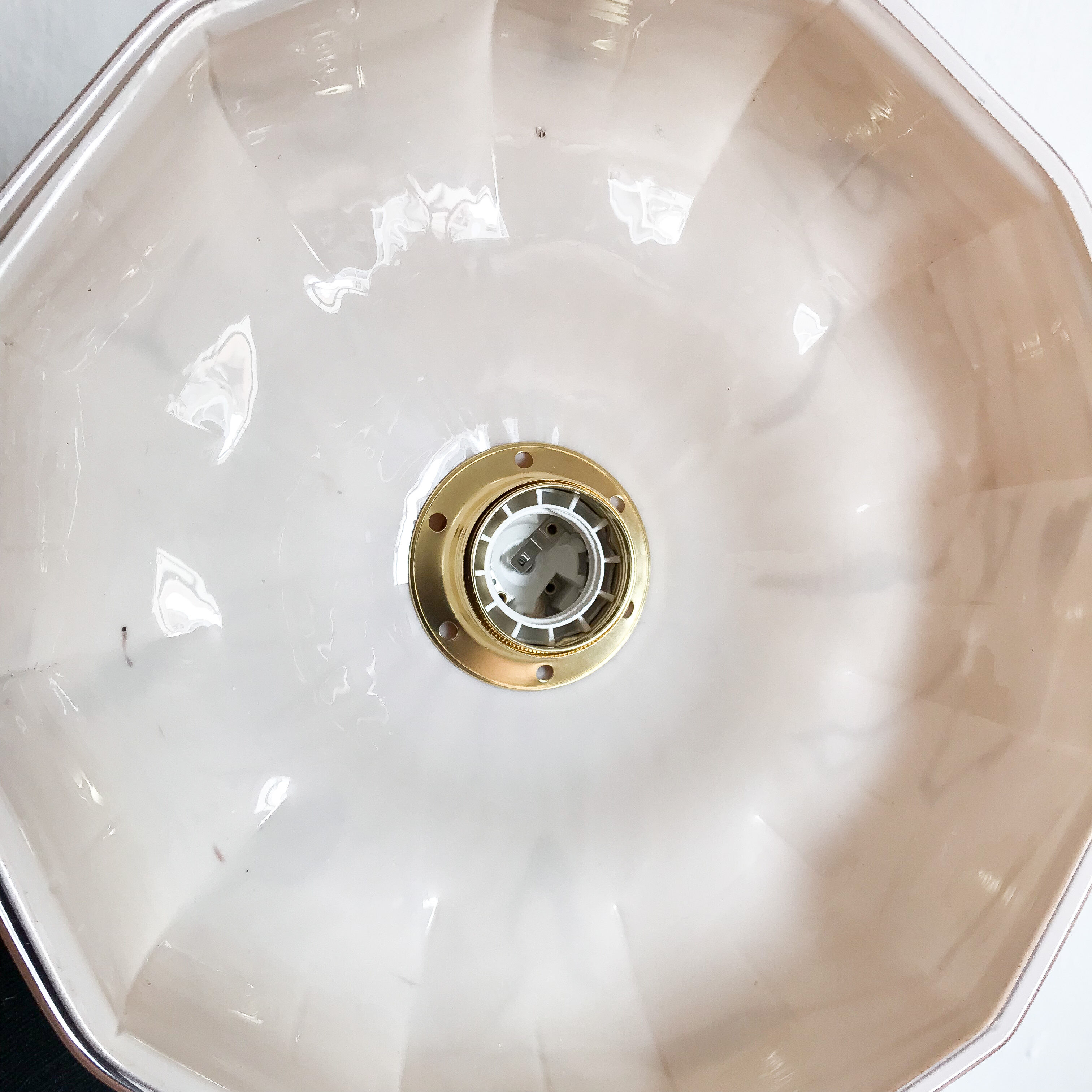 Marbled opaline suspension