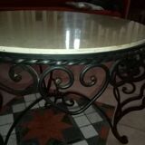 Table basse en fer forgé.
