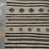 White and black berber kilim 100x150cm