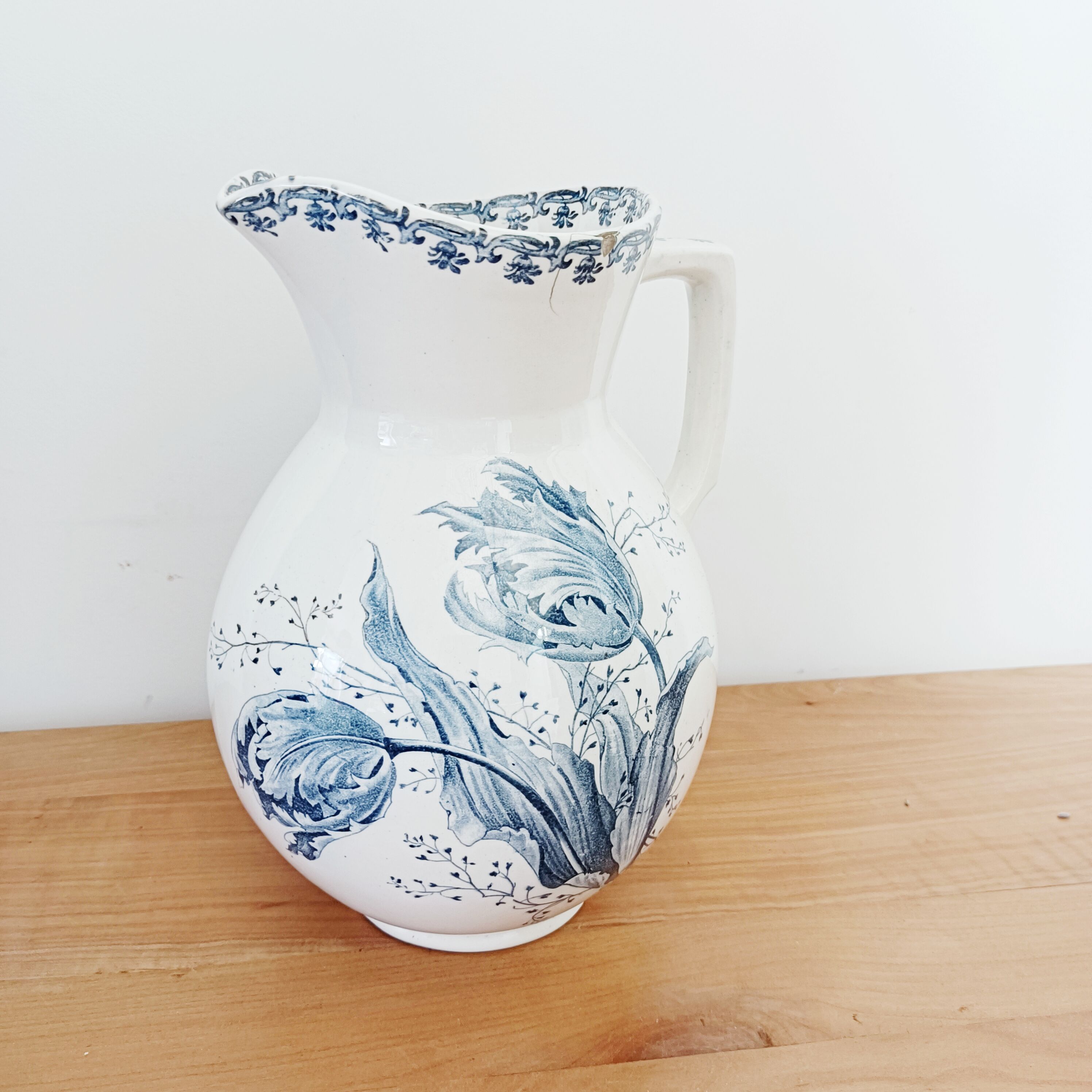 Broc de toilette / vase Sarreguemines tulips