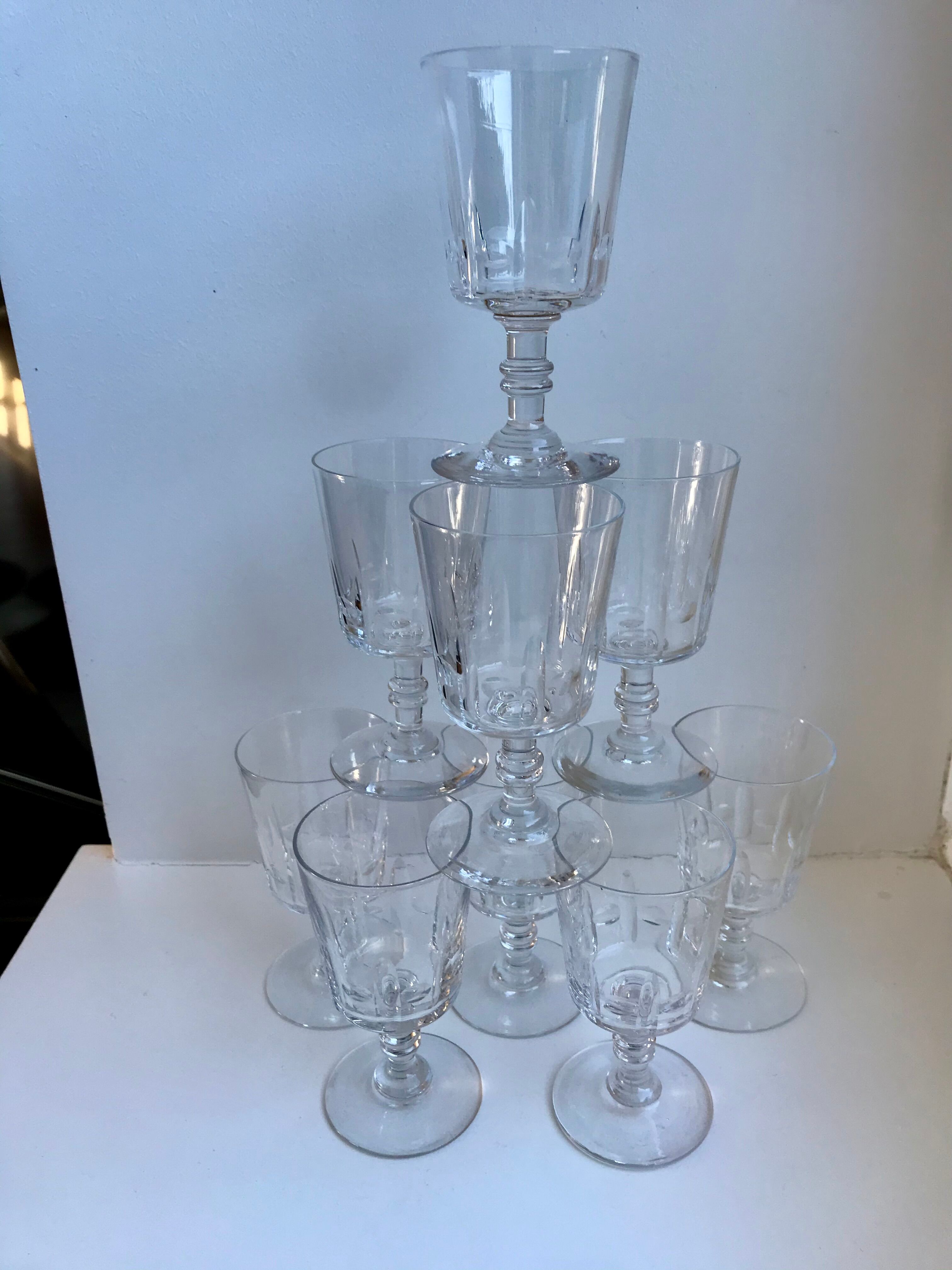 Set of 9 crystal wine glasses engraved early twentieth century