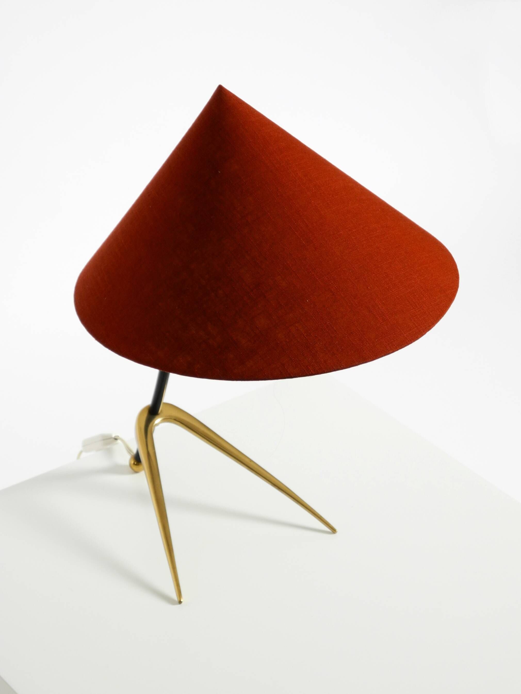 Large Kalmar Mid-Century tripod brass table lamp with a new fabric shade