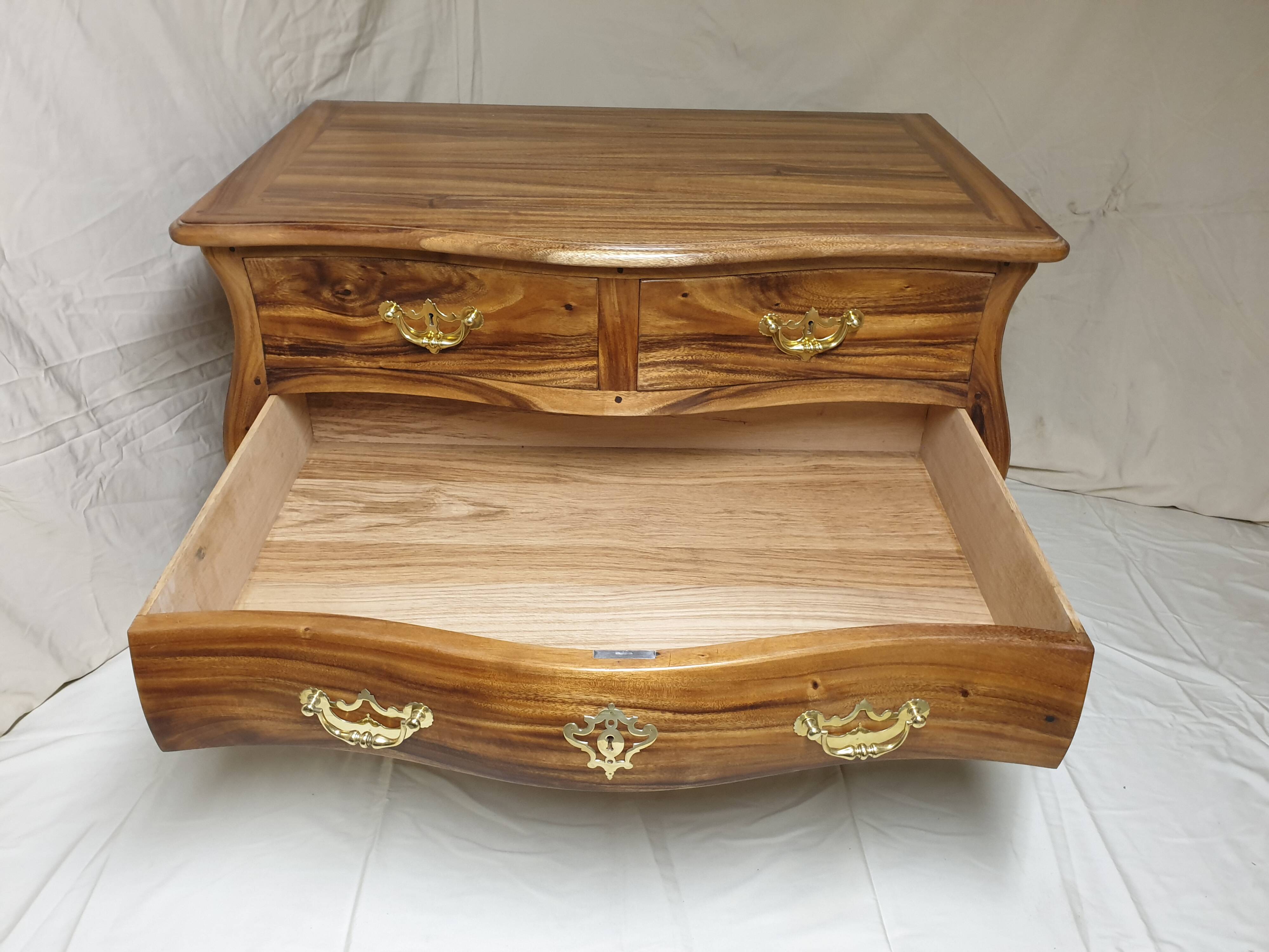 Louis XV Curved Malouine Chest of Drawers