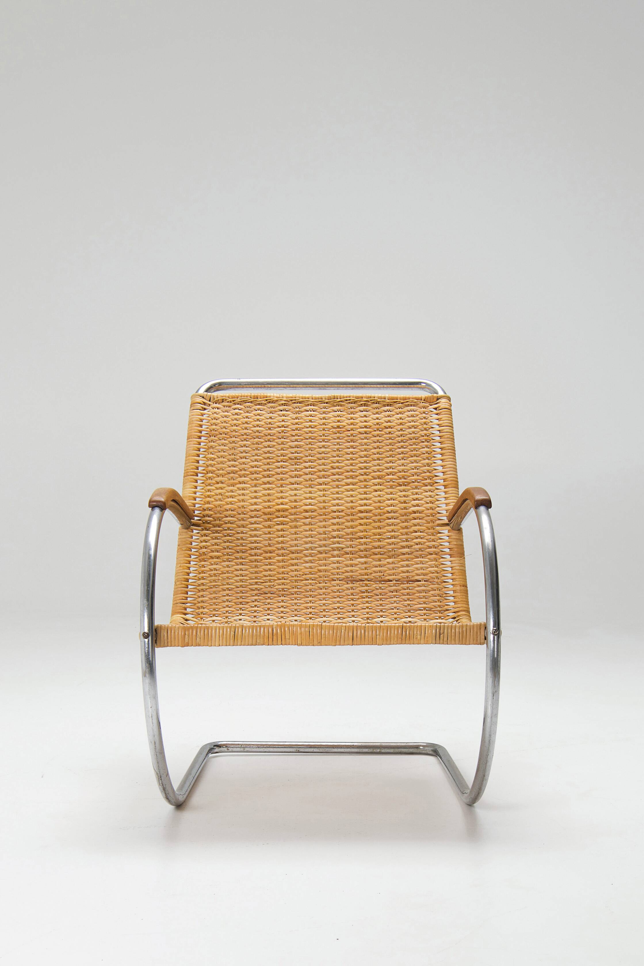 Tubular Cantilever Lounge Chair - Bas van Pelt
