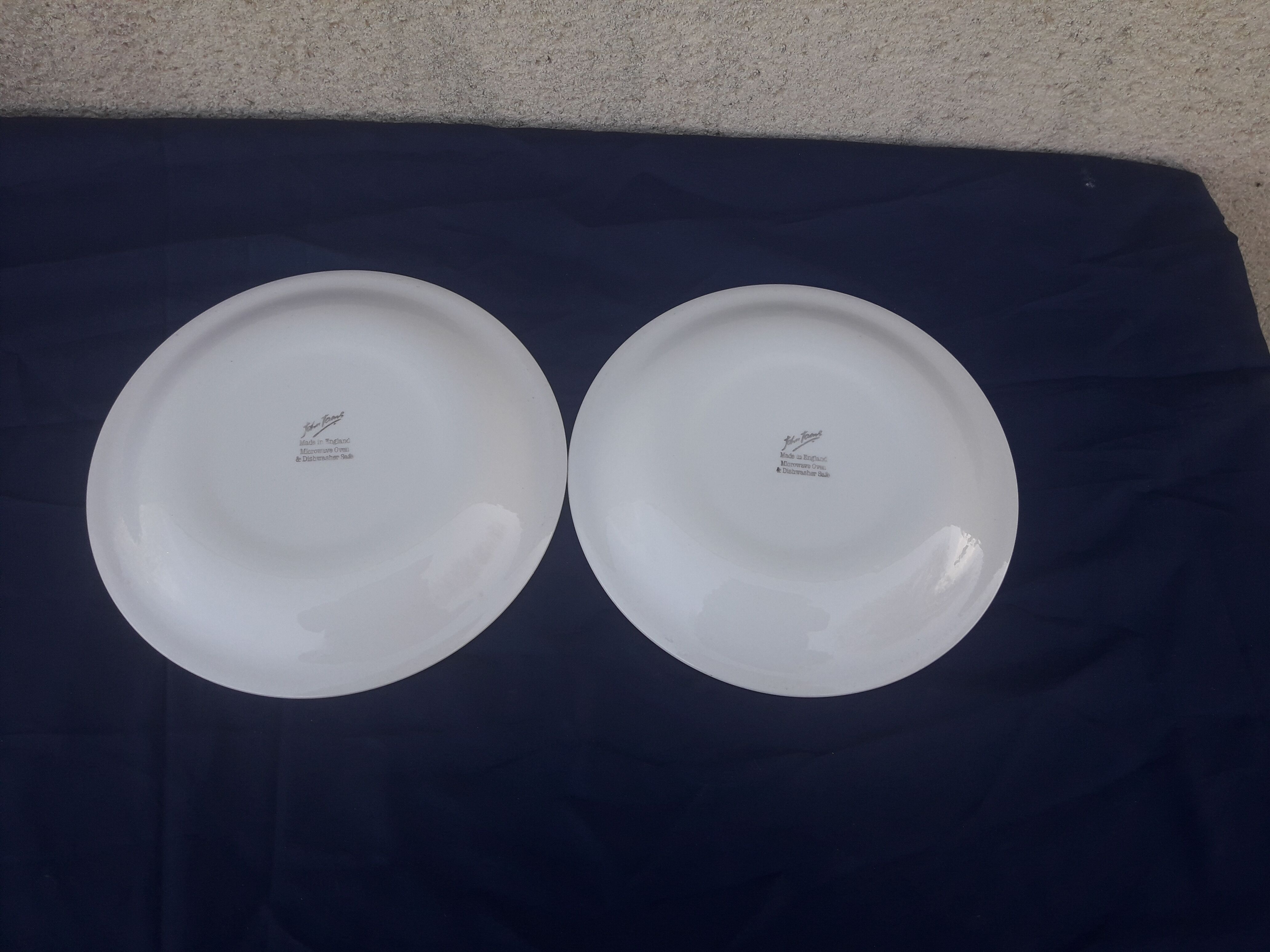 2 assiettes en faïence anglaise John Tams diam  19 cm