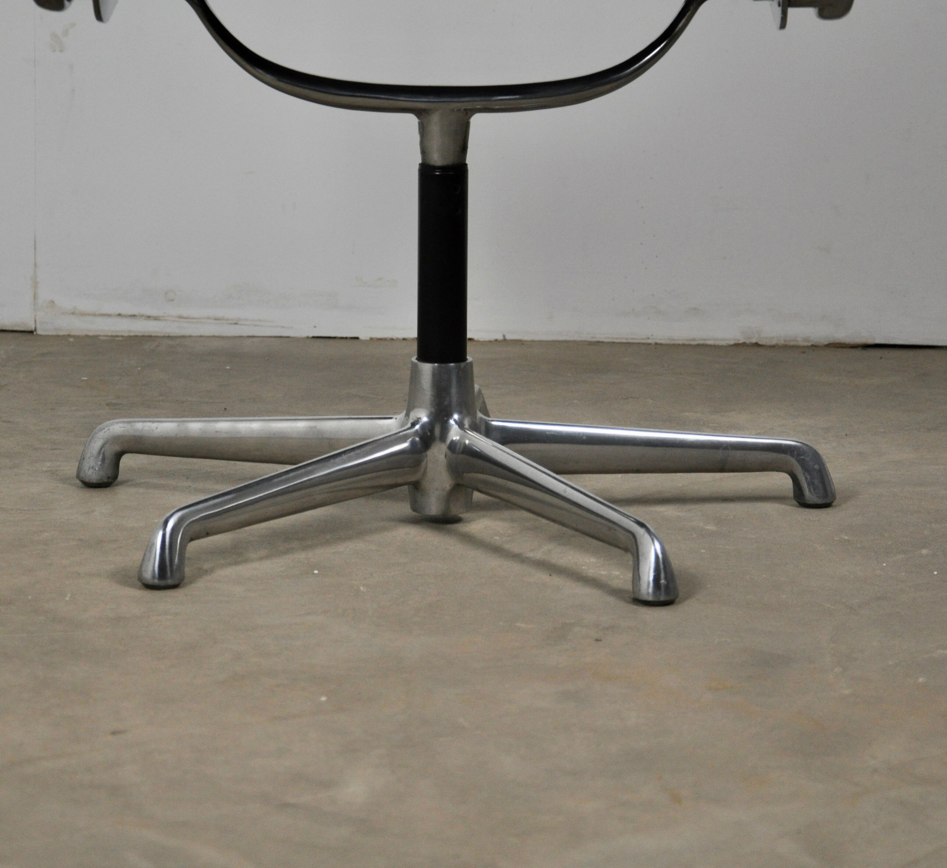 Office armchair by Charles & Ray Eames for ICF, 1960