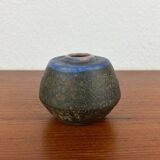 Brutalist studio pottery vase by Lu and Gerd Grove, mid-century, 1962.