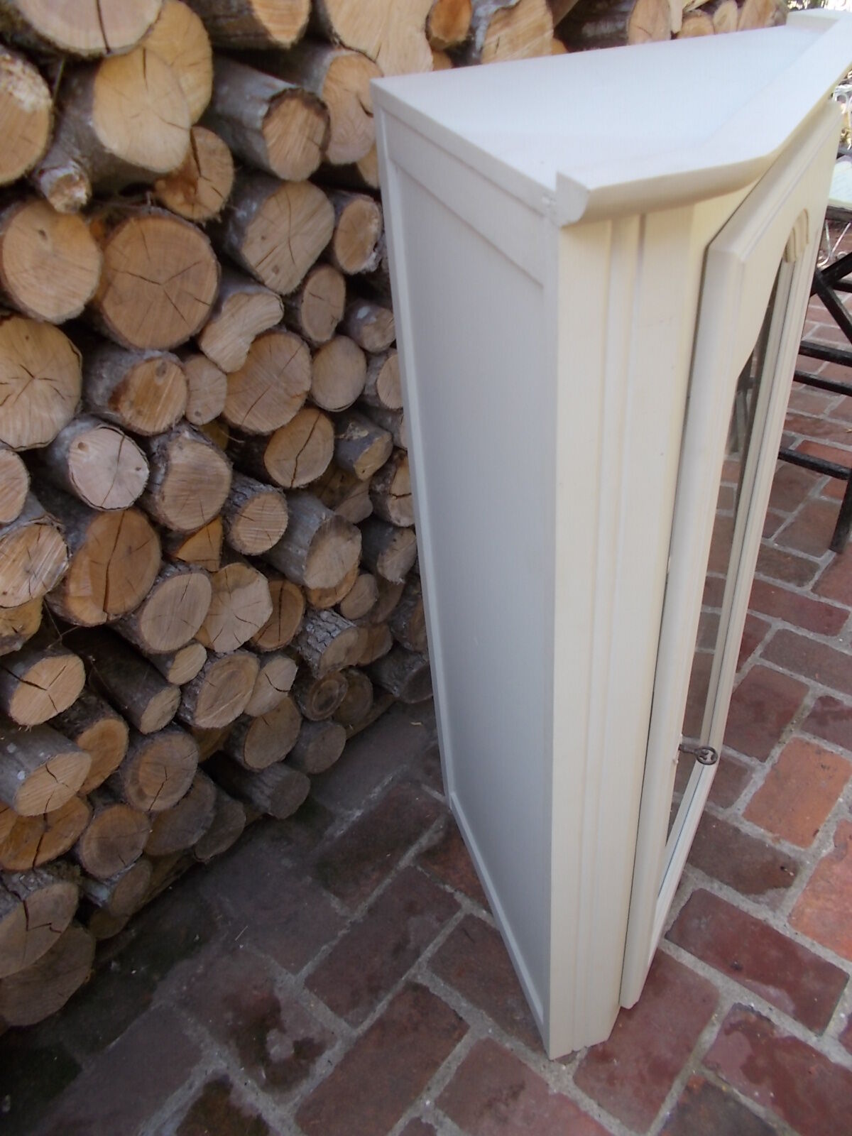 Wooden corner showcase