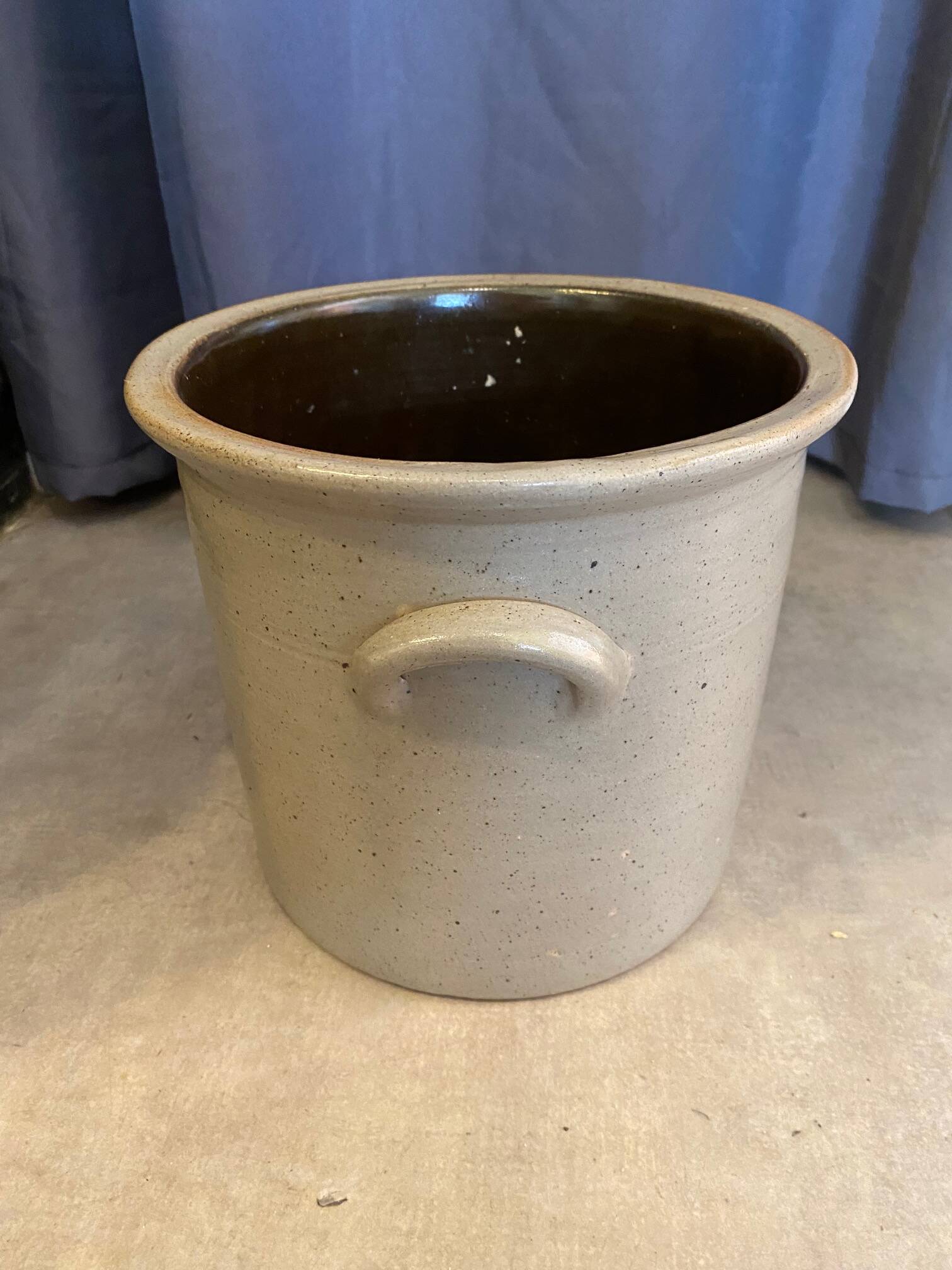 Varnished stoneware pot cover colbalt blue bird decor with small ears