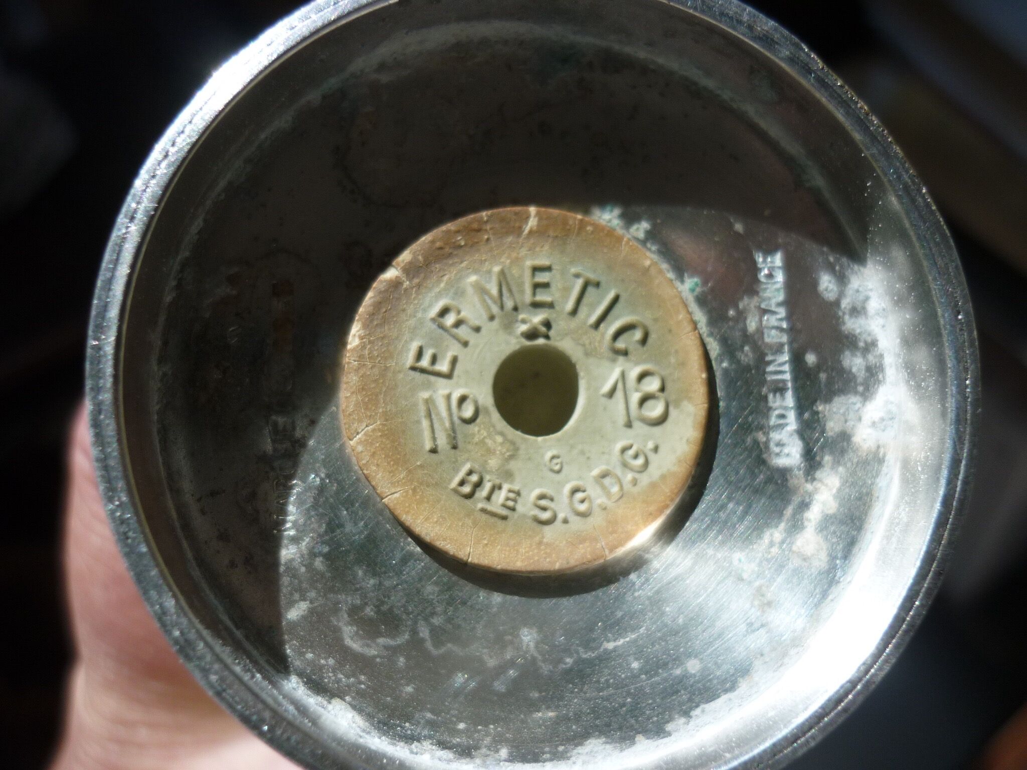 Ermetic salt and pepper shaker by Stéphane Prud'homme in silver metal