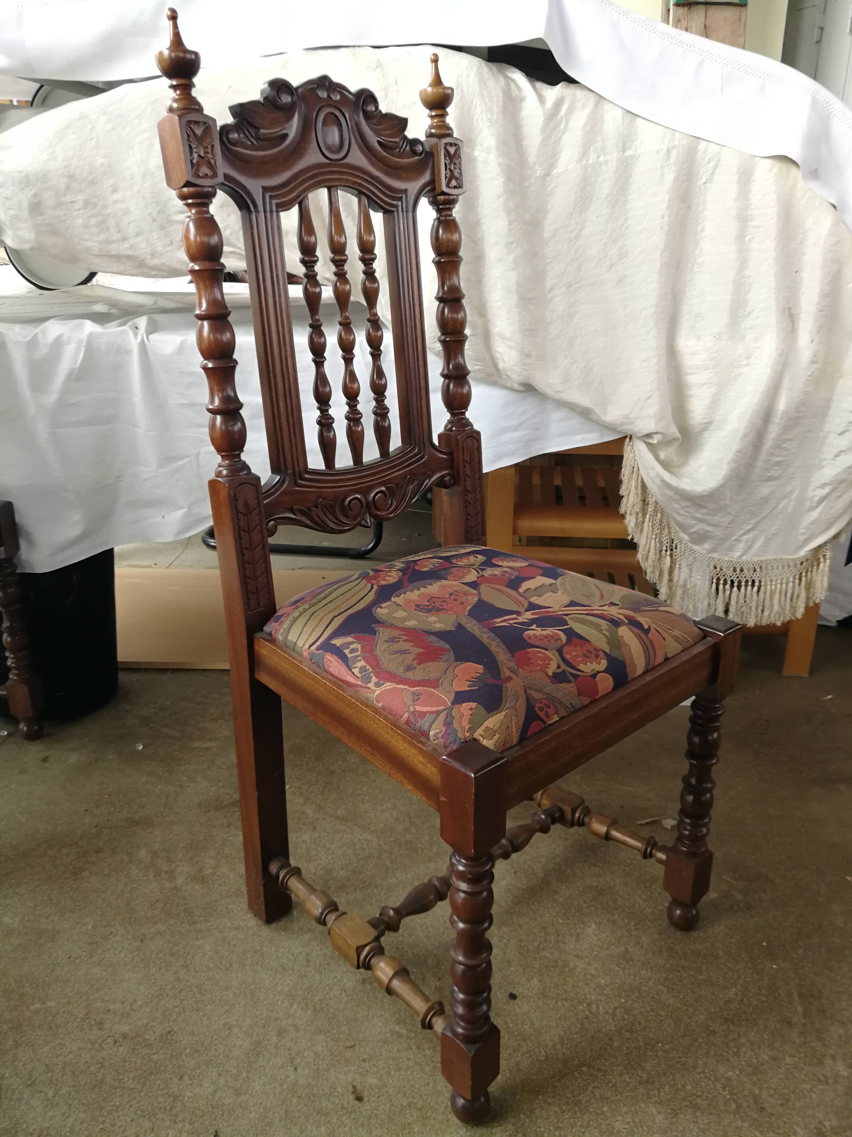 Set of 12 reception chairs