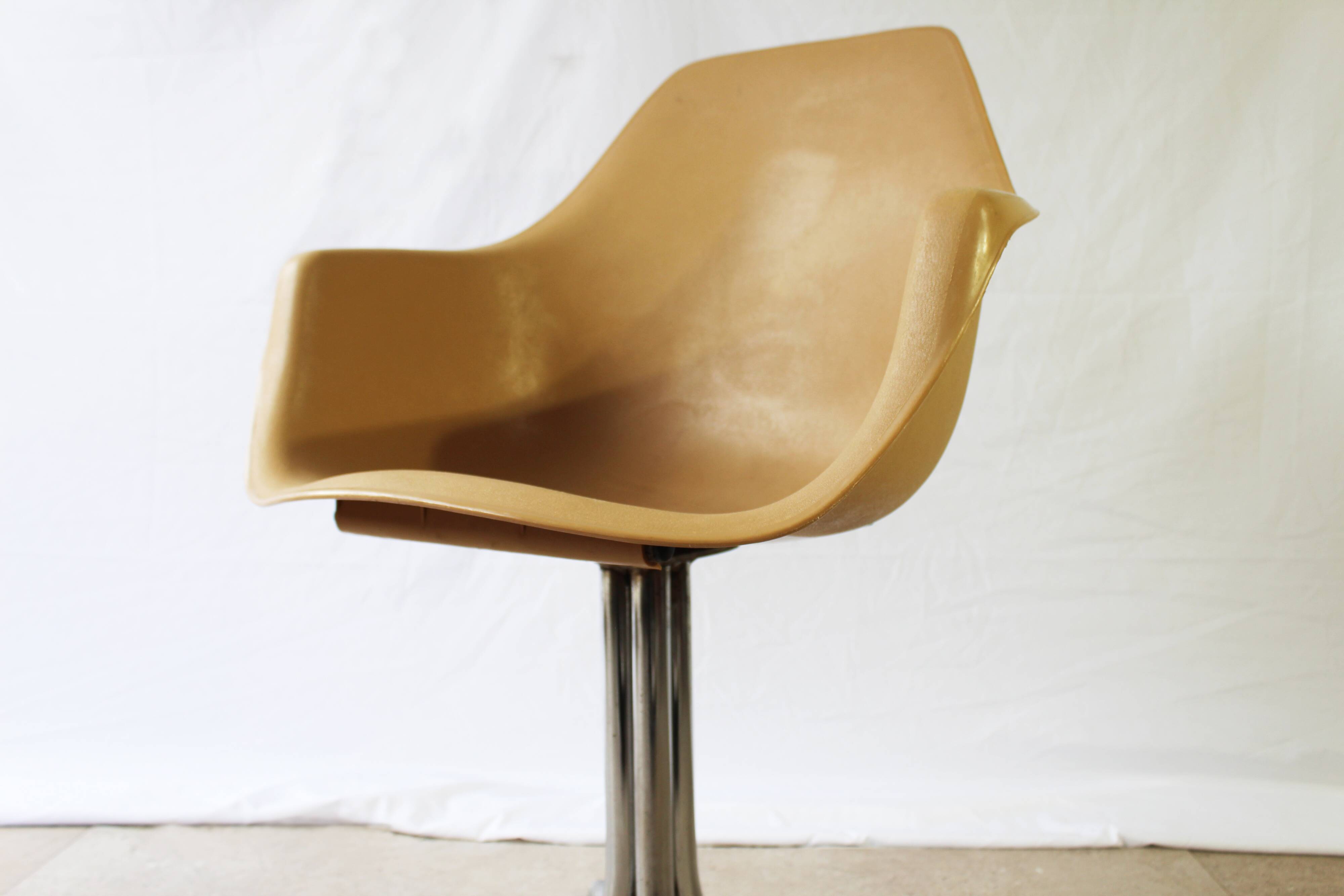 Set of 4 plastic dining armchairs 1960s