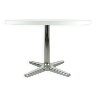 Vintage round 4-5- persons dining table by Pastoe, 1970s