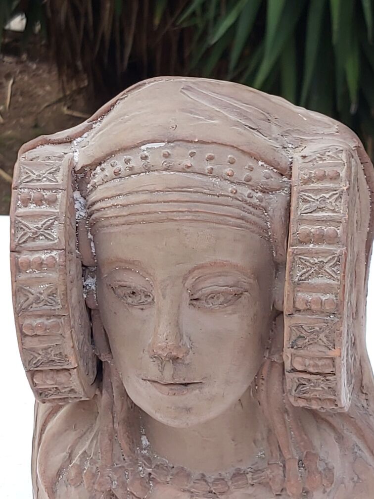 Bust terracotta woman