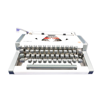 Luxury Olympia traveller typewriter S revised new ribbon