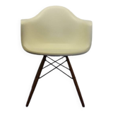 DAW Armchairs - Plastic Armchair Charles & Ray Eames by Vitra