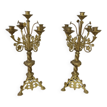 Paire d'anciens candélabres d'autel en laiton doré du XIX ème
