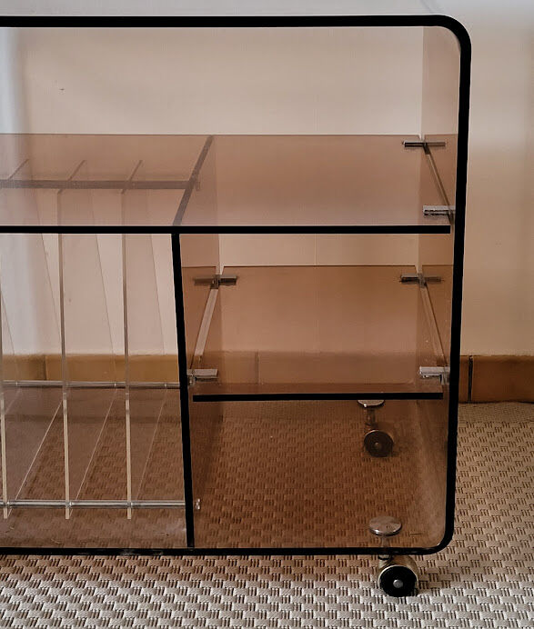 Design plexiglass hi-fi / TV cabinet