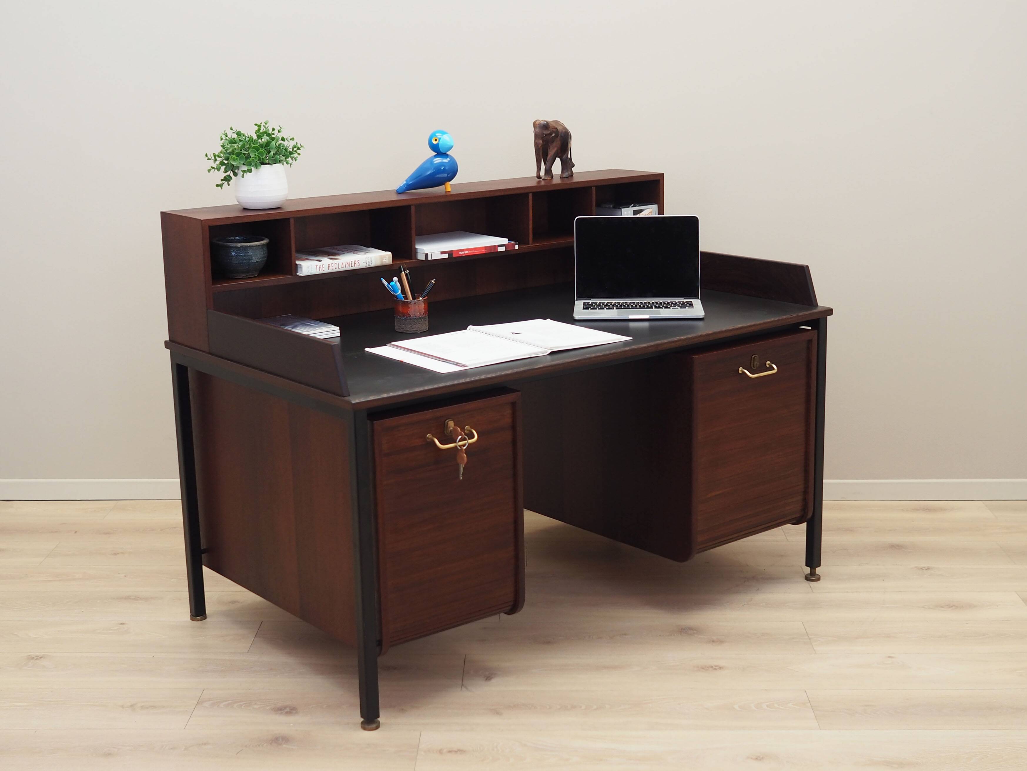Oak desk, Danish design, 1970s, production: Denmark
