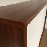 Wall shelf