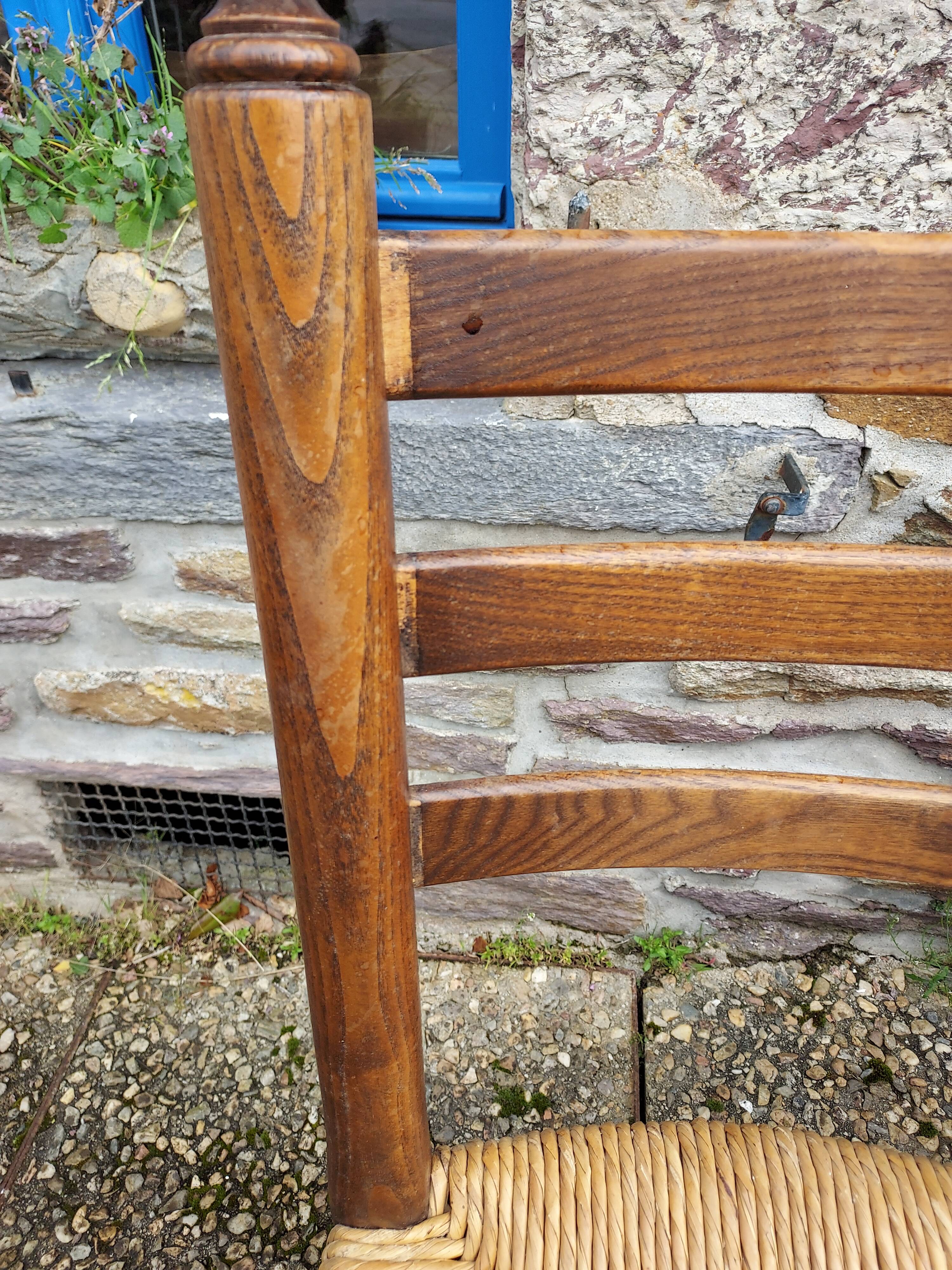 Set of 6 mulched wooden chairs