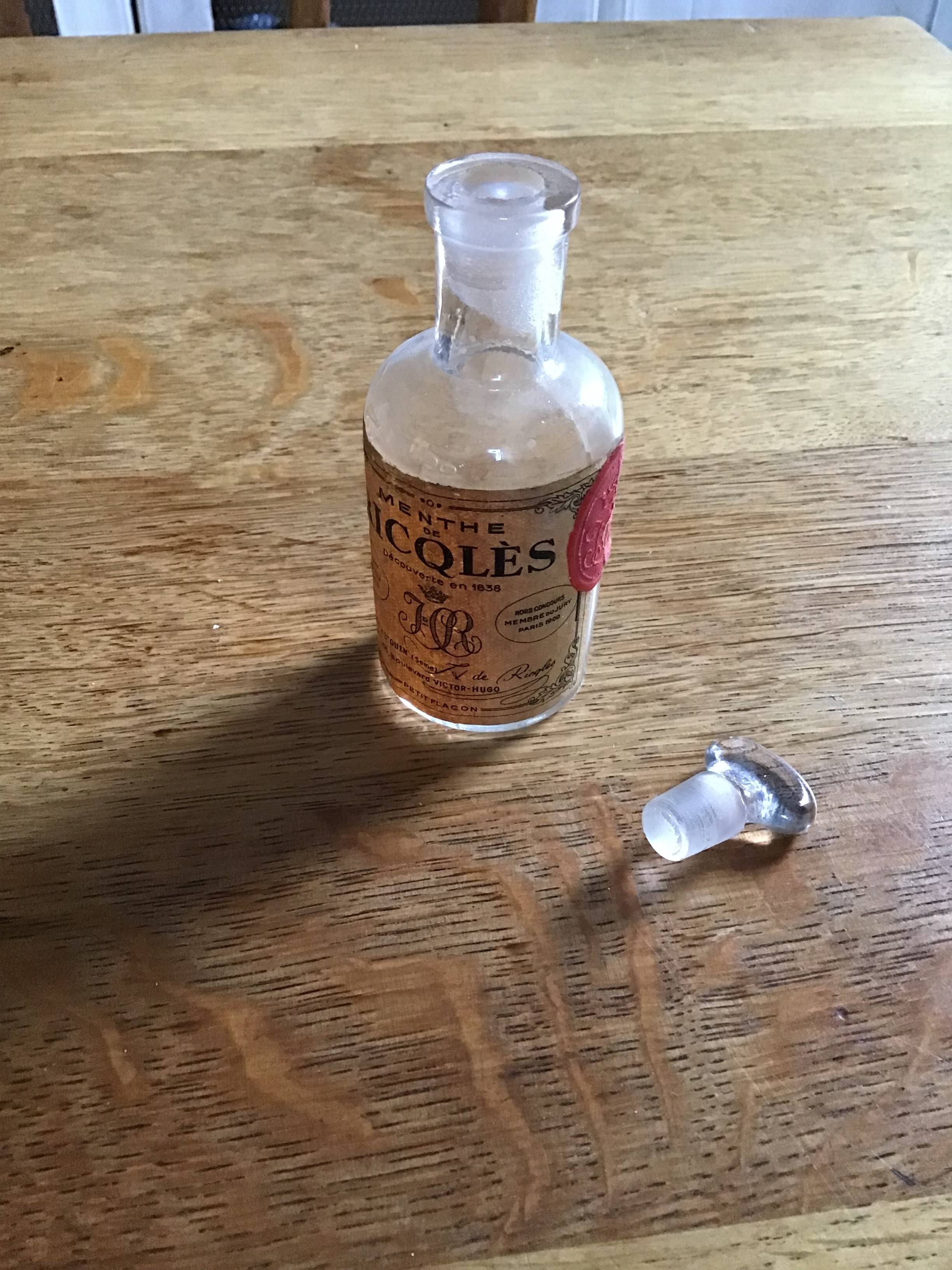 Old medicine boxes, Ricqles