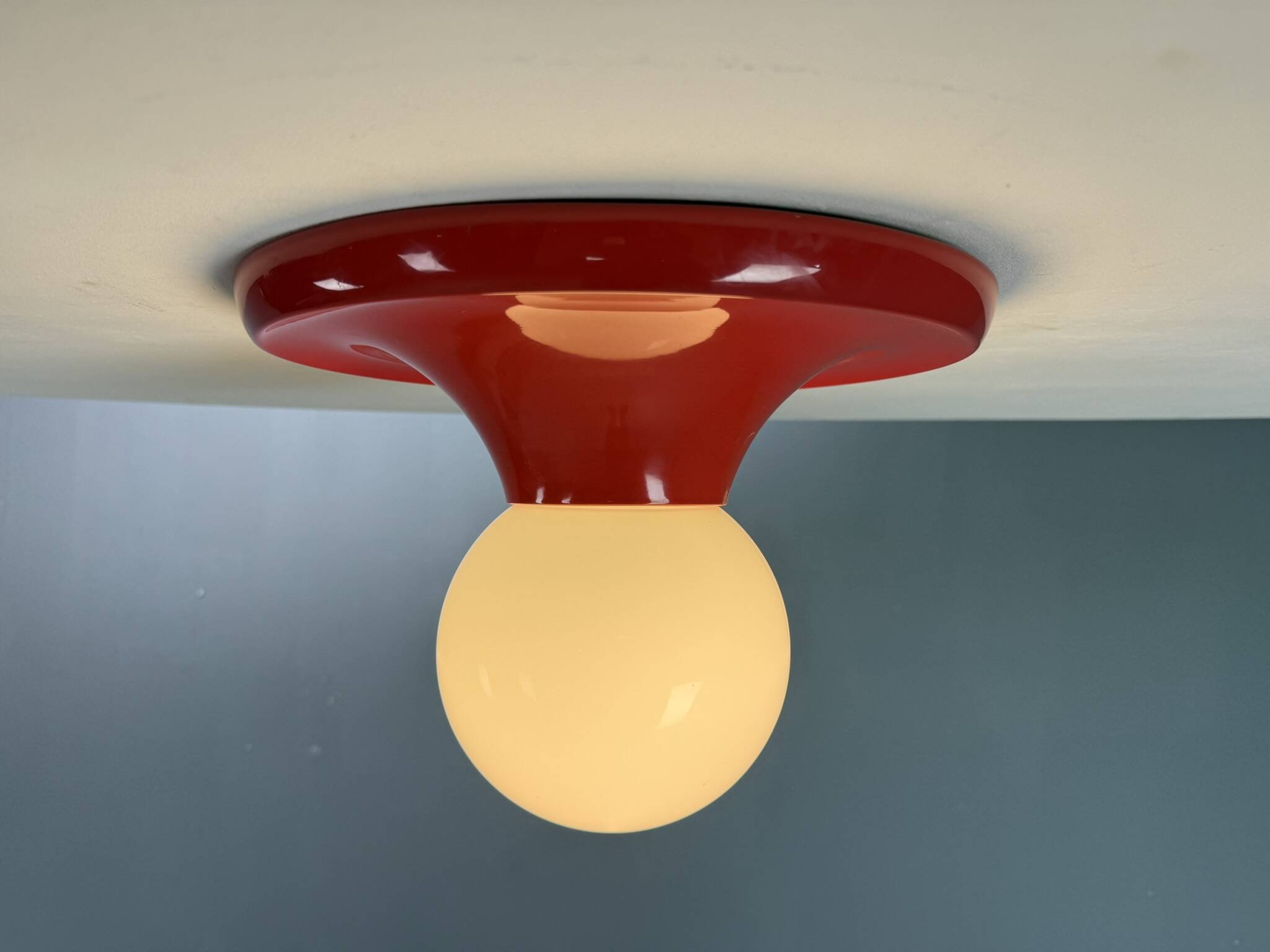 Castiglioni red metal "Light Ball" wall or ceiling lamp for Flos, Italy 1970s