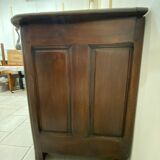 18th style chest of drawers in walnut