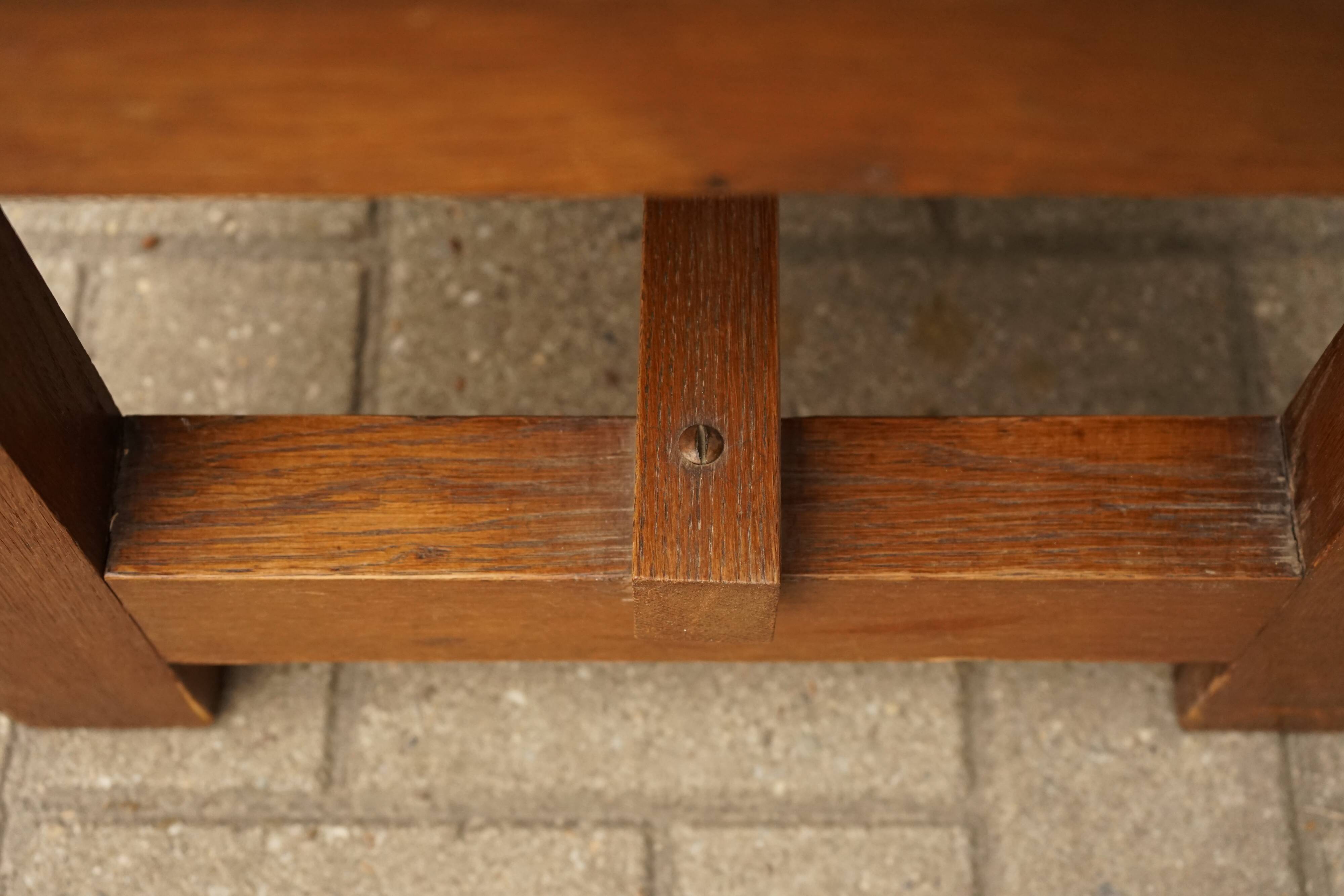 Dutch Traditionalist oak bench, Delft School. 1920s