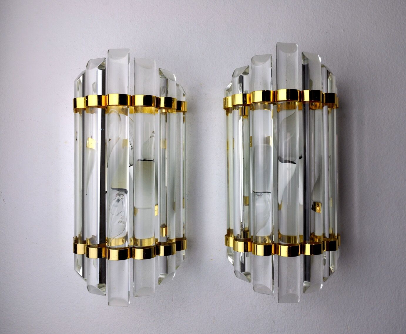 Pair of Venini wall lamps, cut glass, Murano, Italy, 1970