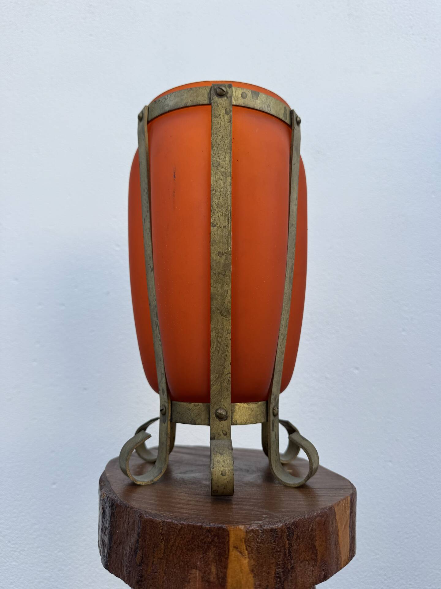 Vase à monture pâte de verre laiton années 60