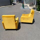 Paires des fauteuils italiens