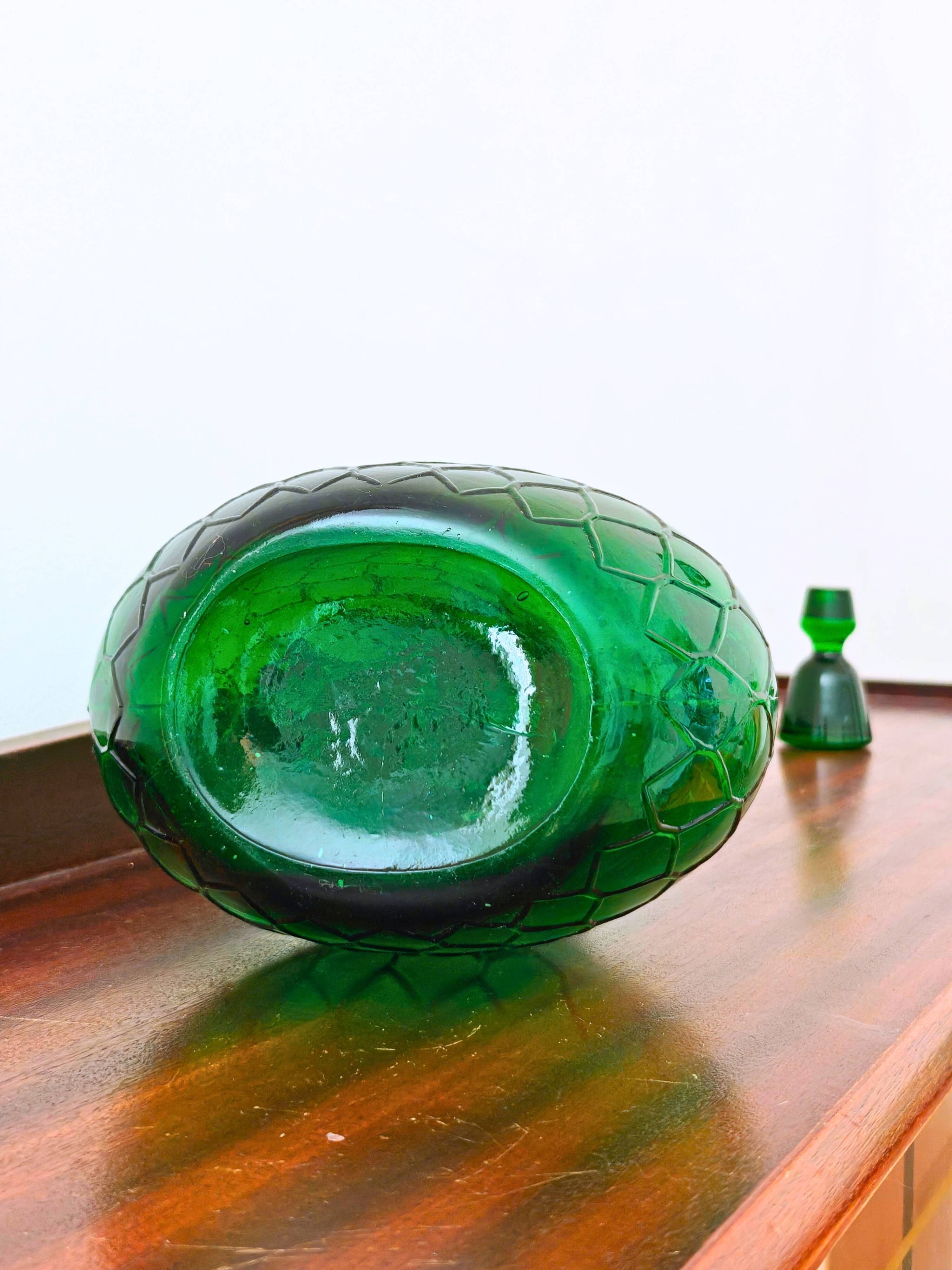 Italian carafe Empoli in iridescent green with diamond pattern.