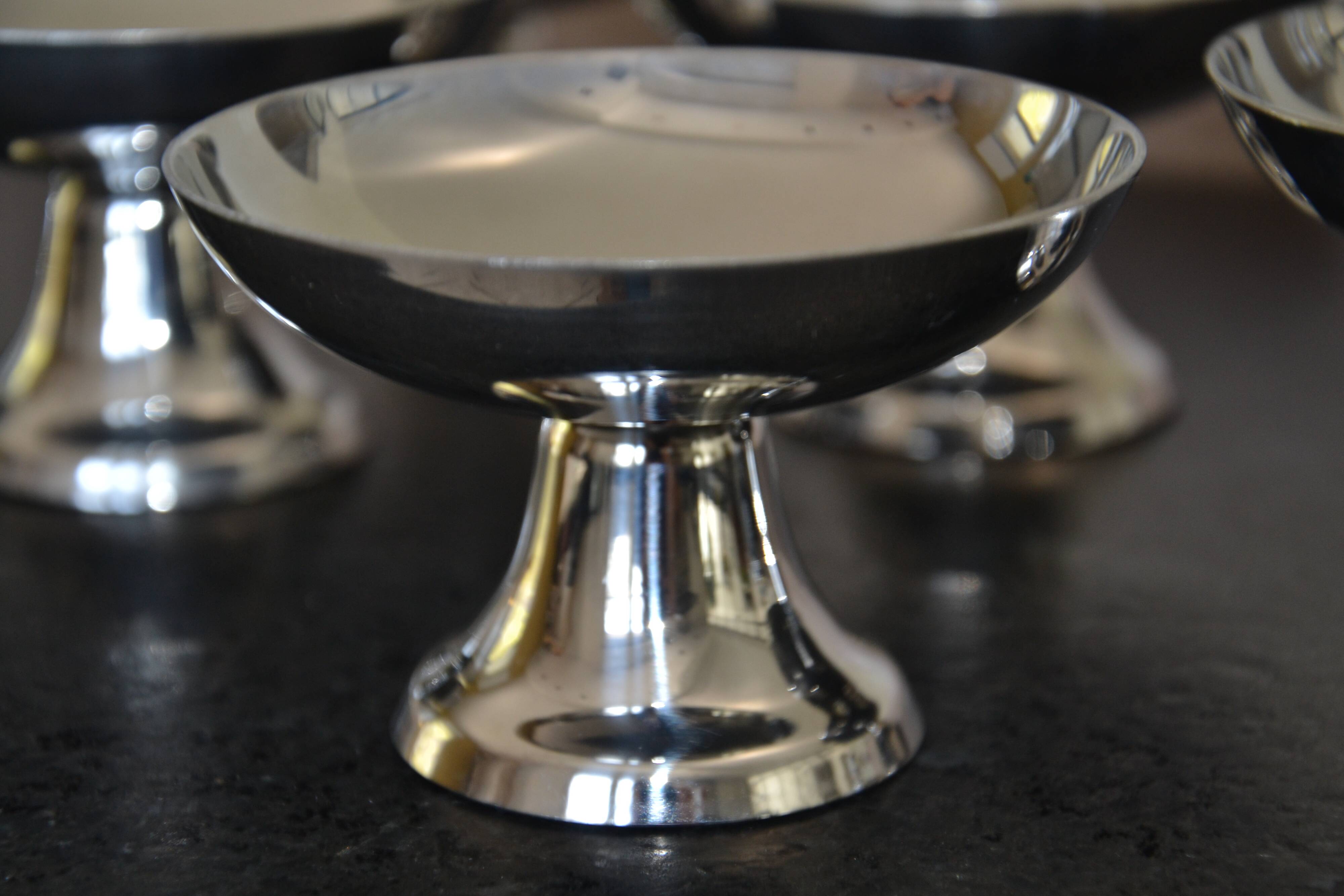 6 impeccable Guy Degrenne stainless steel bowls