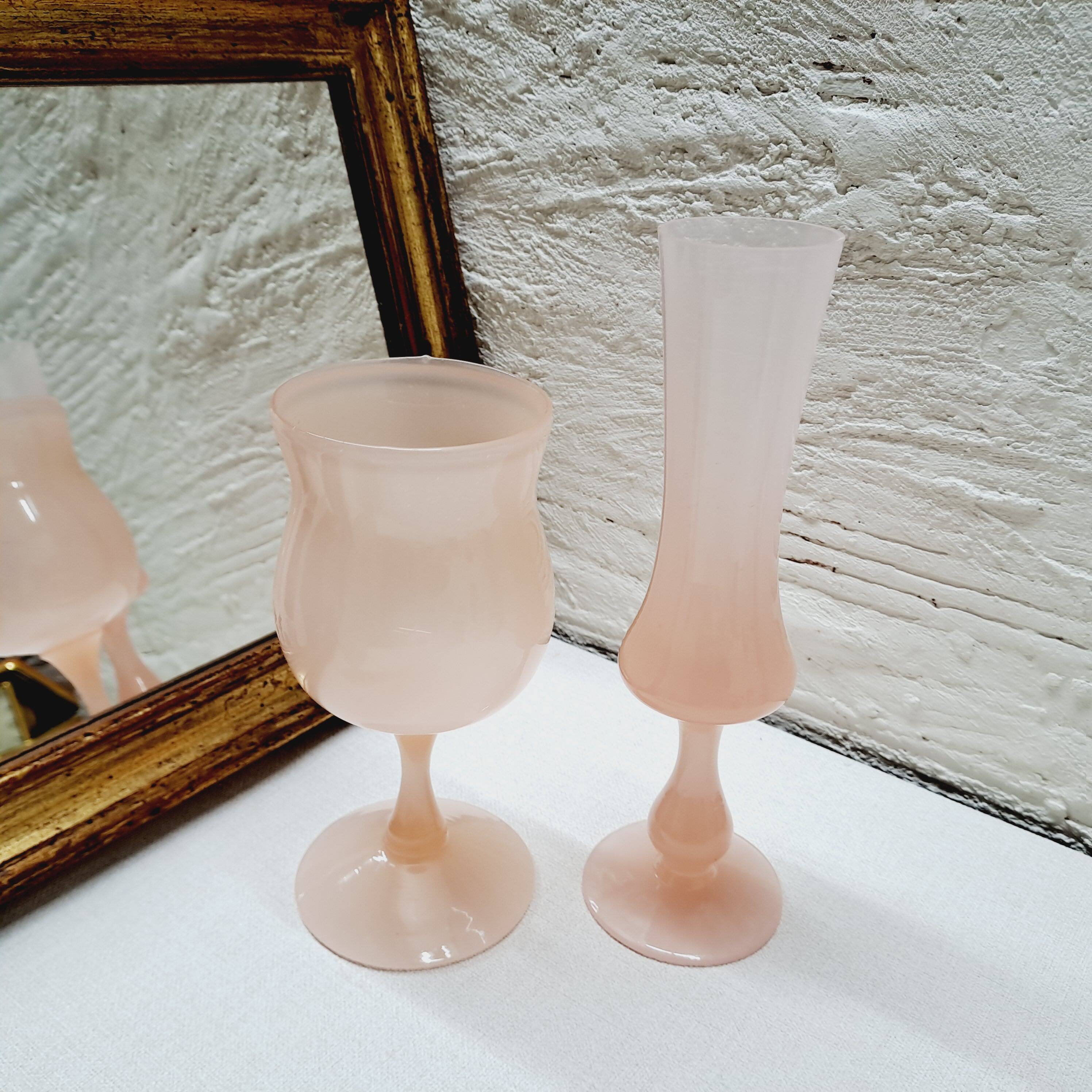 Vase opaline rose poudré