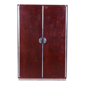 Walnut Bauhaus Wardrobe Made in Czechia by Vichr a Spol, 1930-1939