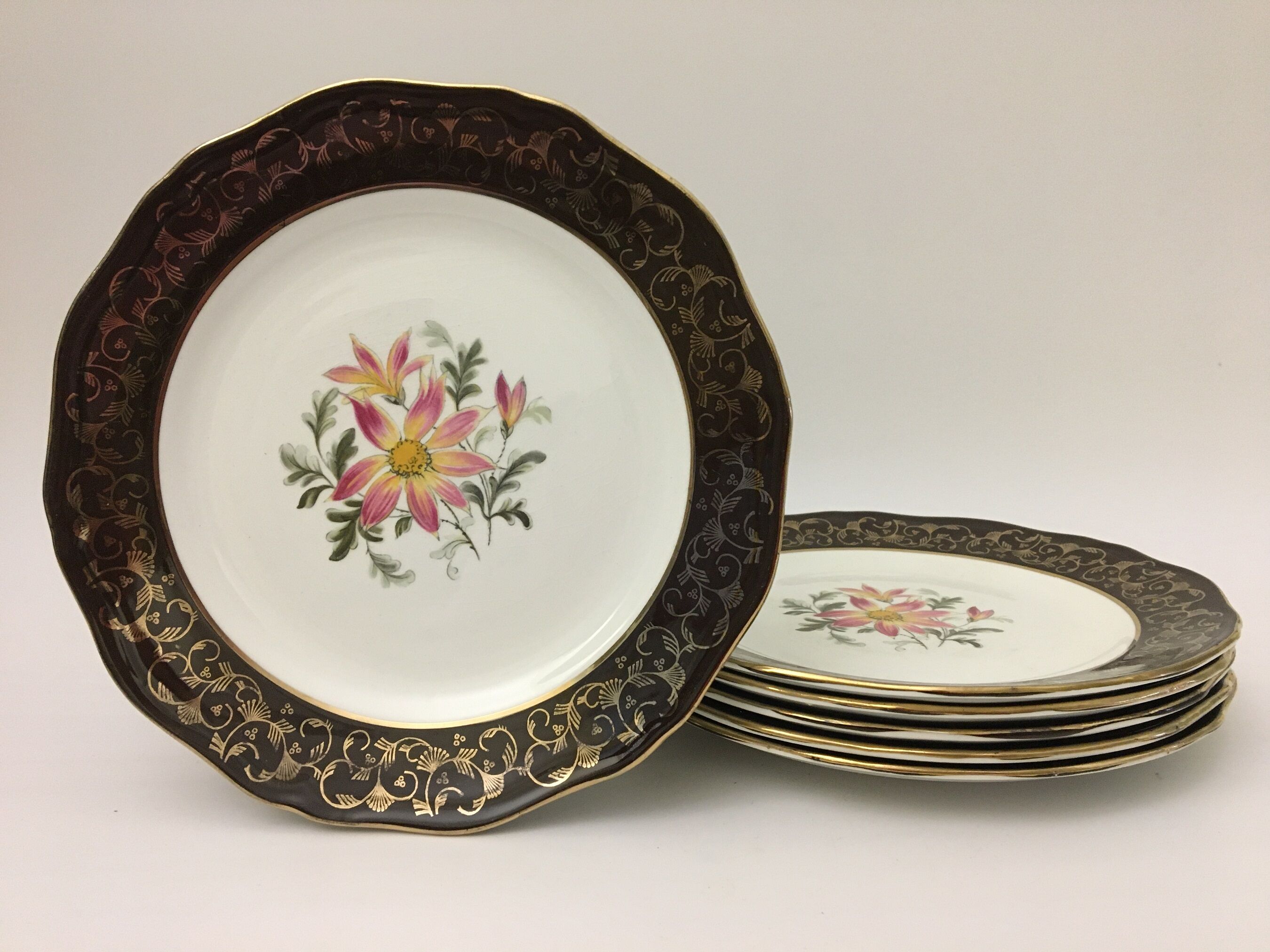 Set of 6 Dessert Plates "L'Amandinoise", model "Clématite"