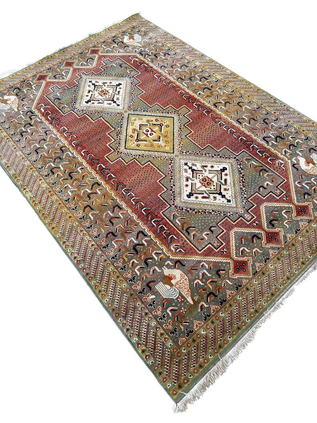 Oriental style rug 240cm x 170cm